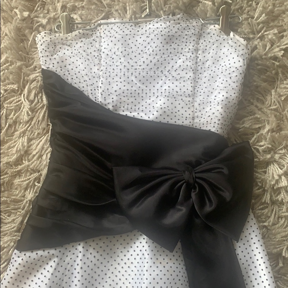 Formal Dress - Picture 2 of 4